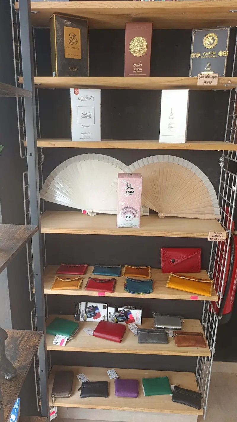 Perfumes y carteras